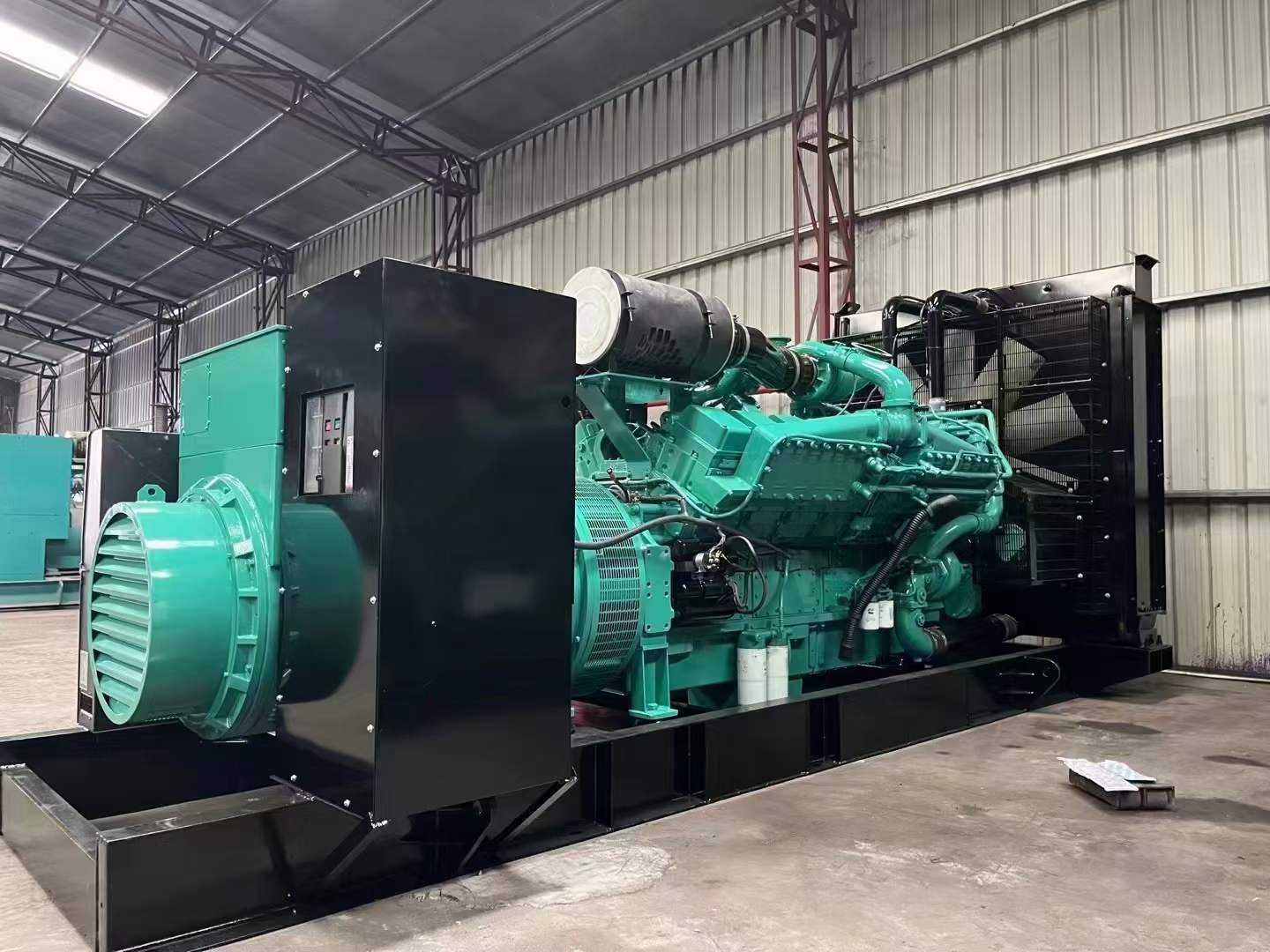察布查尔如何降低 800kW 柴油发电机输出电流的波动？