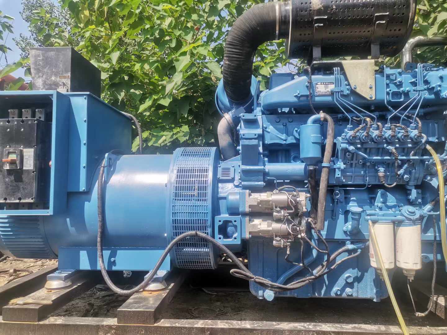 察布查尔详细说明降低 800kW 柴油发电机输出电流波动的方法