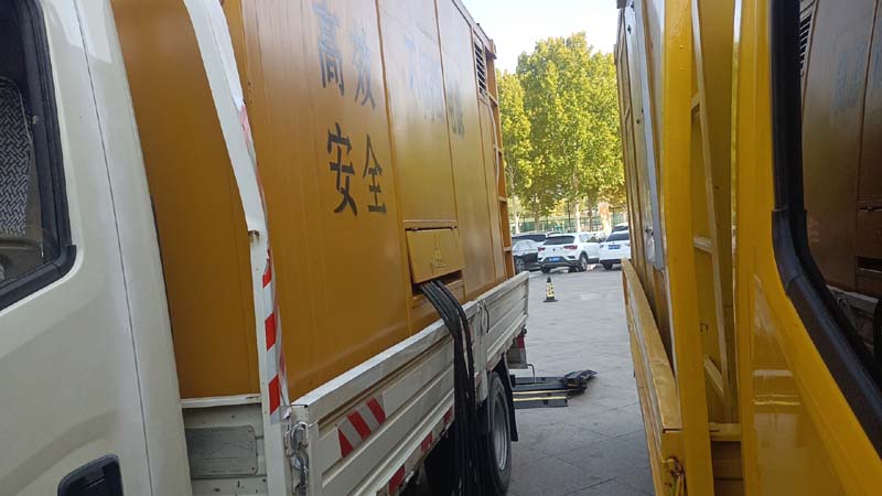 察布查尔如何判断柴油发电机组和UPS电源的切换时间是否符合要求？